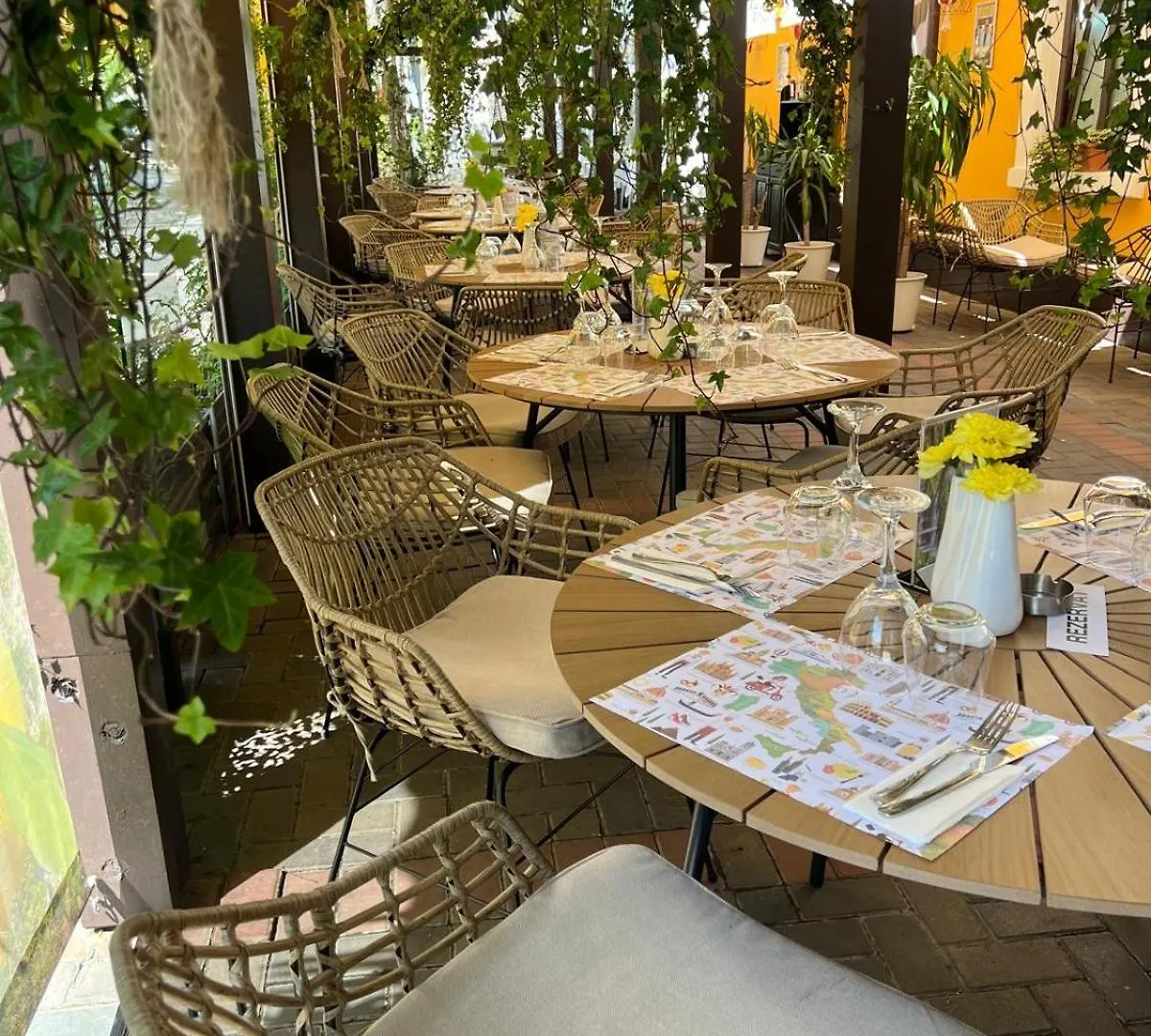 Hotel Les Jardins Carol Bucharest