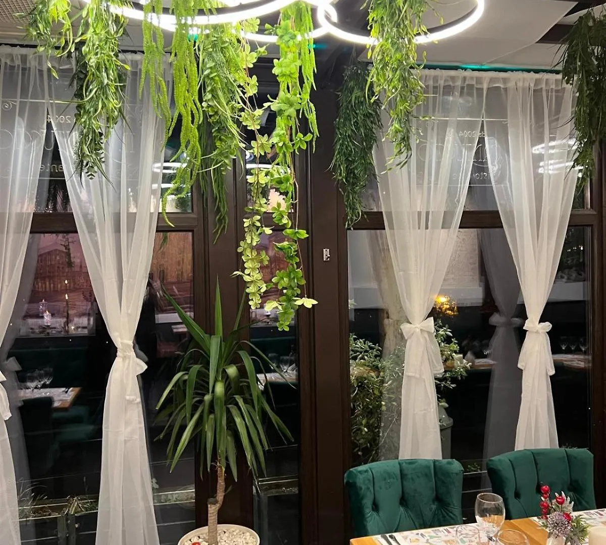 Hotel Les Jardins Carol Bucharest