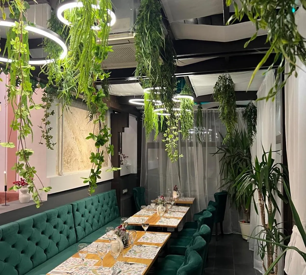 Hotel Les Jardins Carol Bucharest
