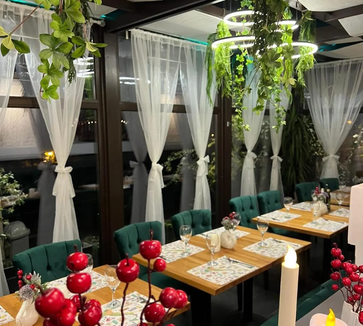 Hotel Les Jardins Carol Bucharest