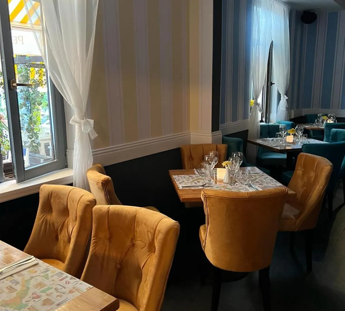 Hotel Les Jardins Carol Bucharest 4*,