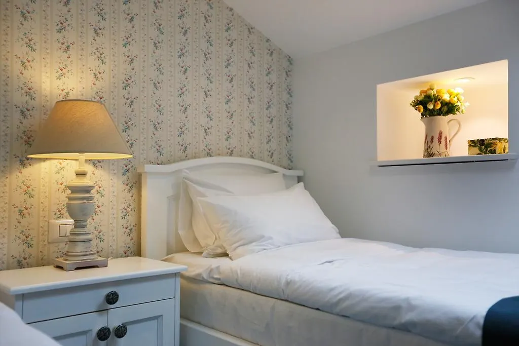 Hotel Les Jardins Carol Bucharest 4*,