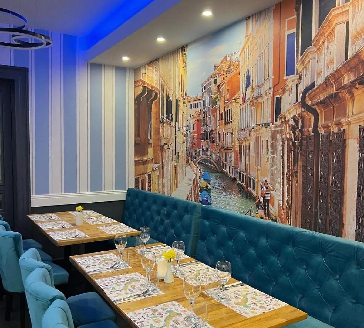 Hotel Les Jardins Carol 부쿠레슈티